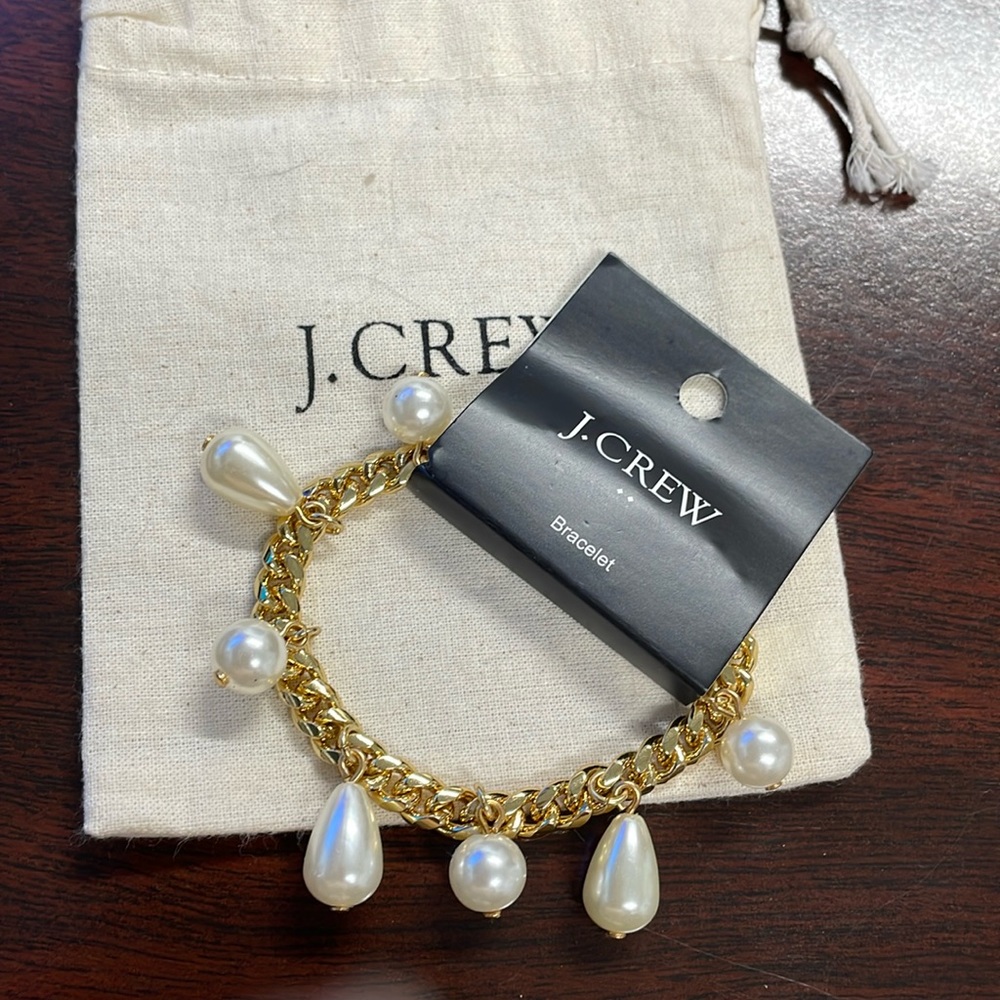 New gorgeous J. Crew Pearl and Gold Bracelet